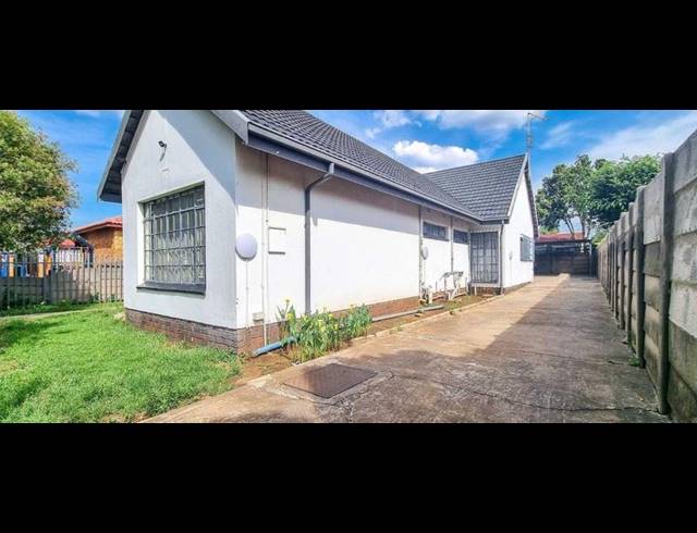 4 BEDROOM HOUSE FOR SALE IN BENONI CENTRAL